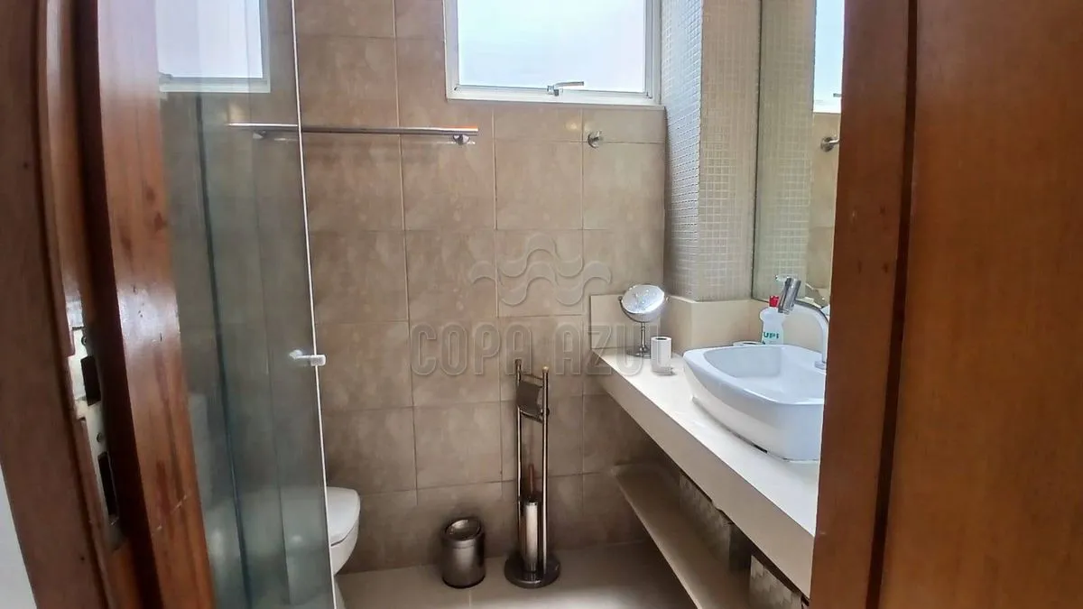 One-bedroom apartment with a mountain view in Rio de Janeiro — photo 20