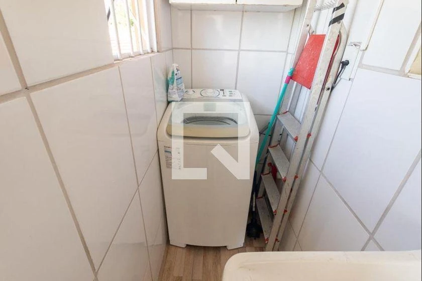 2-bedroom apartment with a washing machine in Curitiba — photo 28