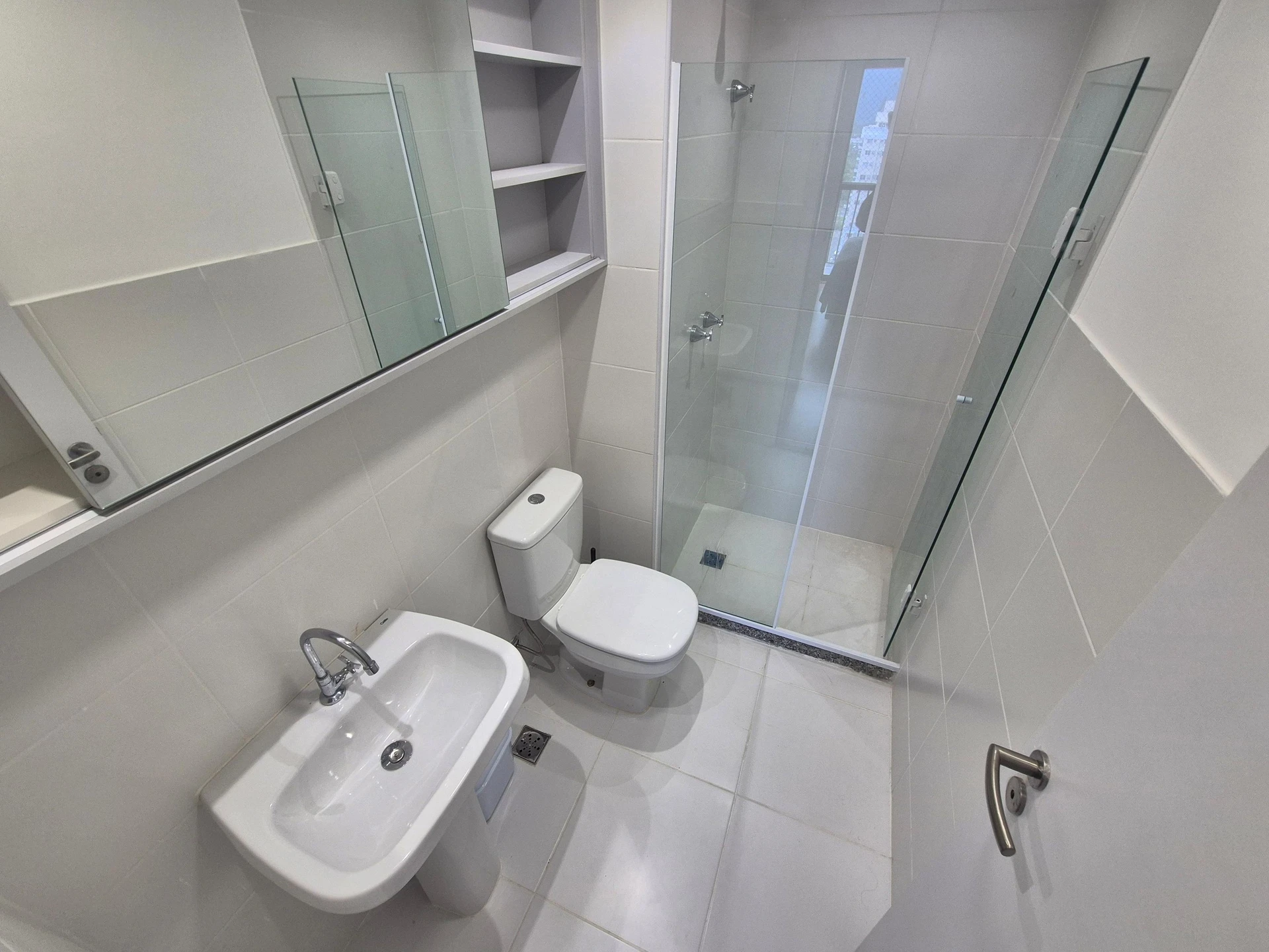 Furnished 2-bedroom apartment with enclosed balcony — photo 43
