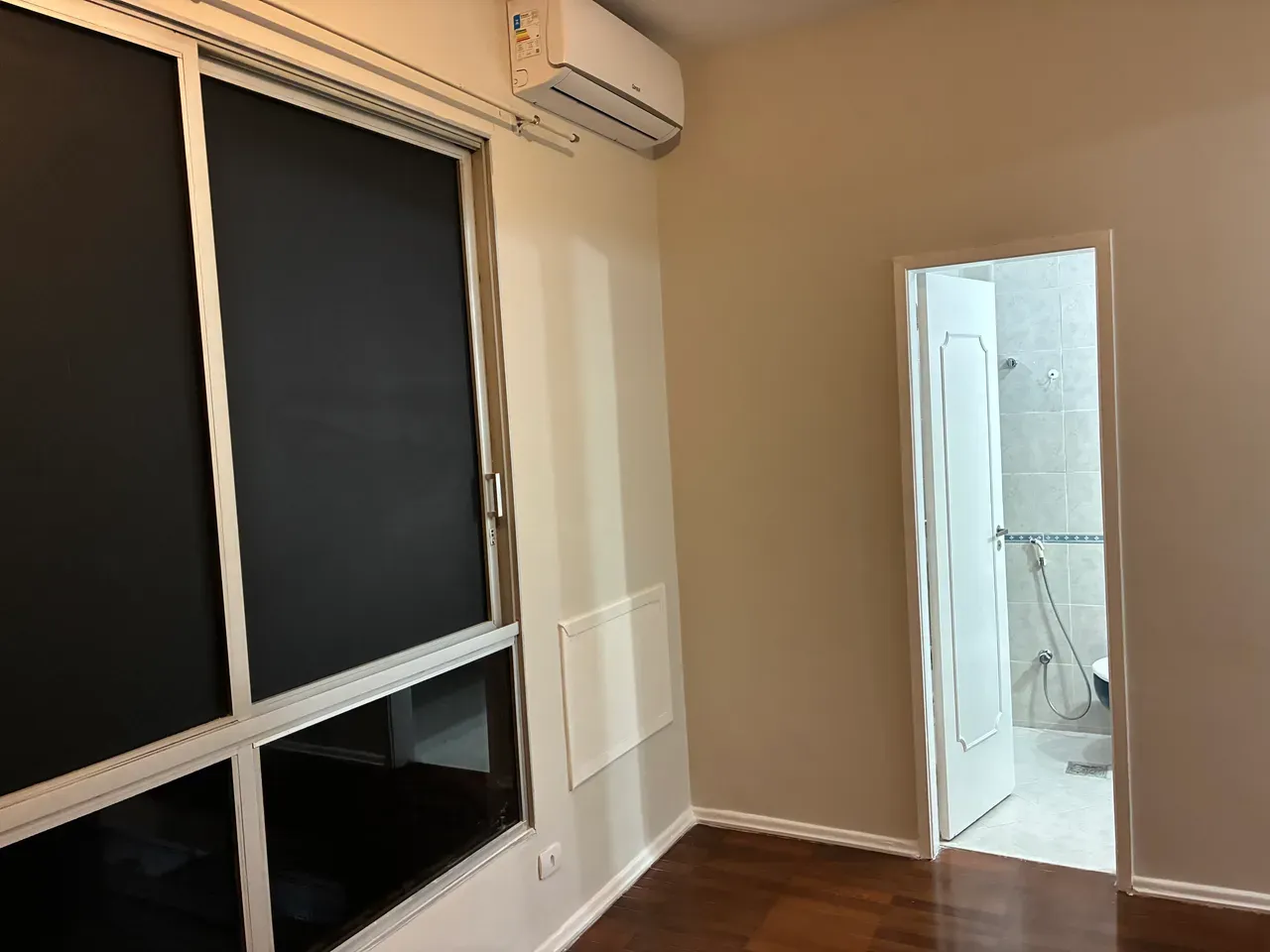 Apartment, 100 m², with wood or laminate floors — photo 8