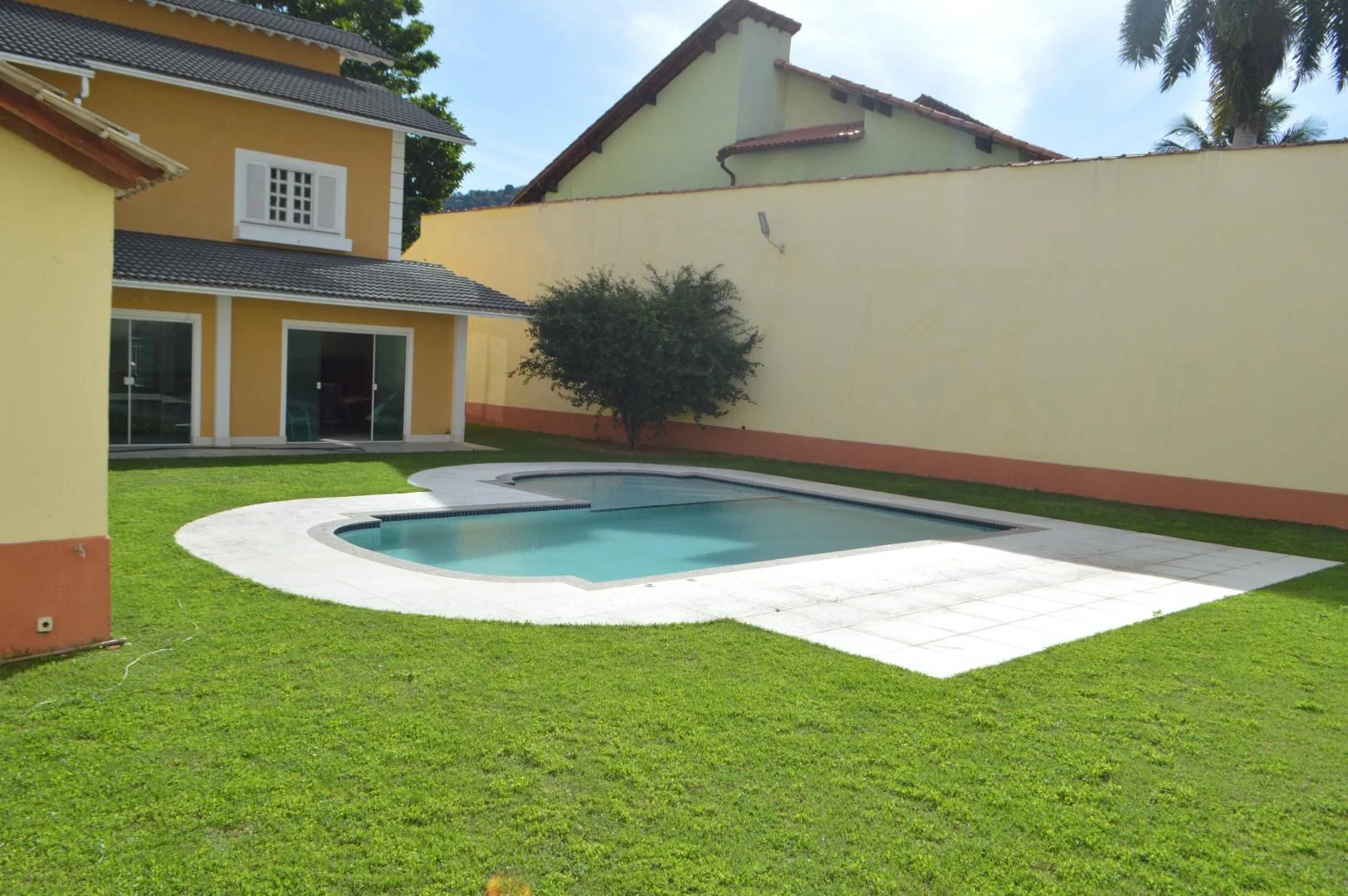 House, 362 m², with a jacuzzi — photo 73