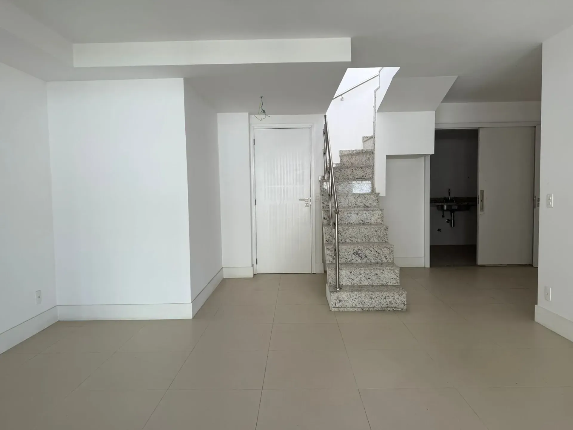 Apartment with balcony, 3 bedrooms and 2 parking spots — photo 11