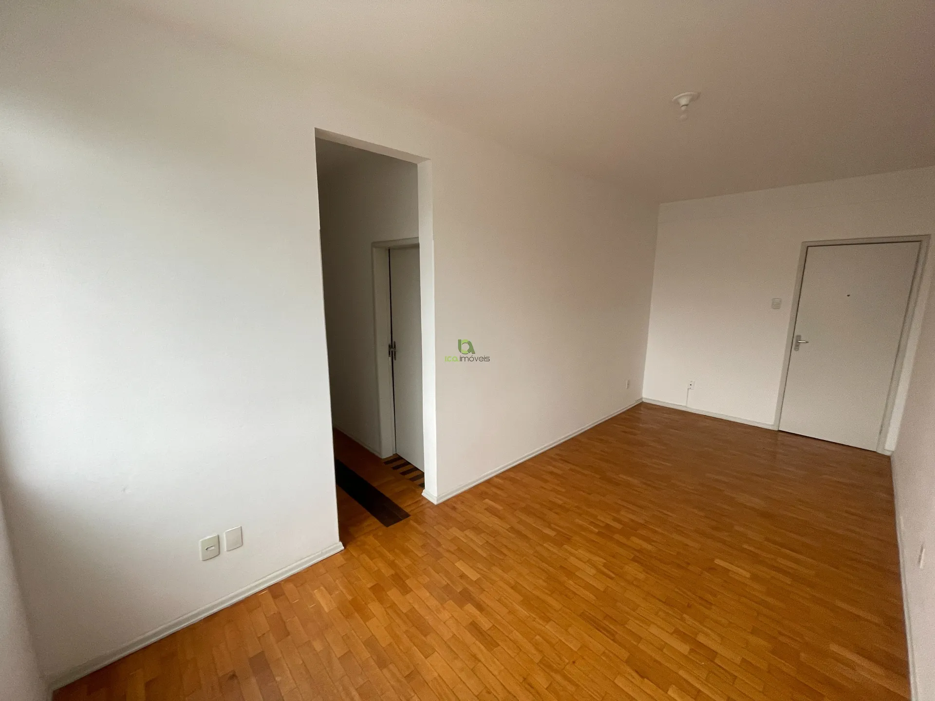 Apartamento de 2 quartos com 70 m² e piso de madeira — photo 4