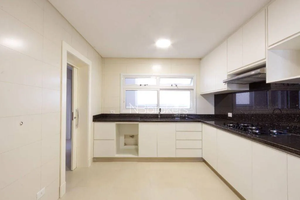 Condo house with 4 bedrooms and 5 bathrooms — photo 25