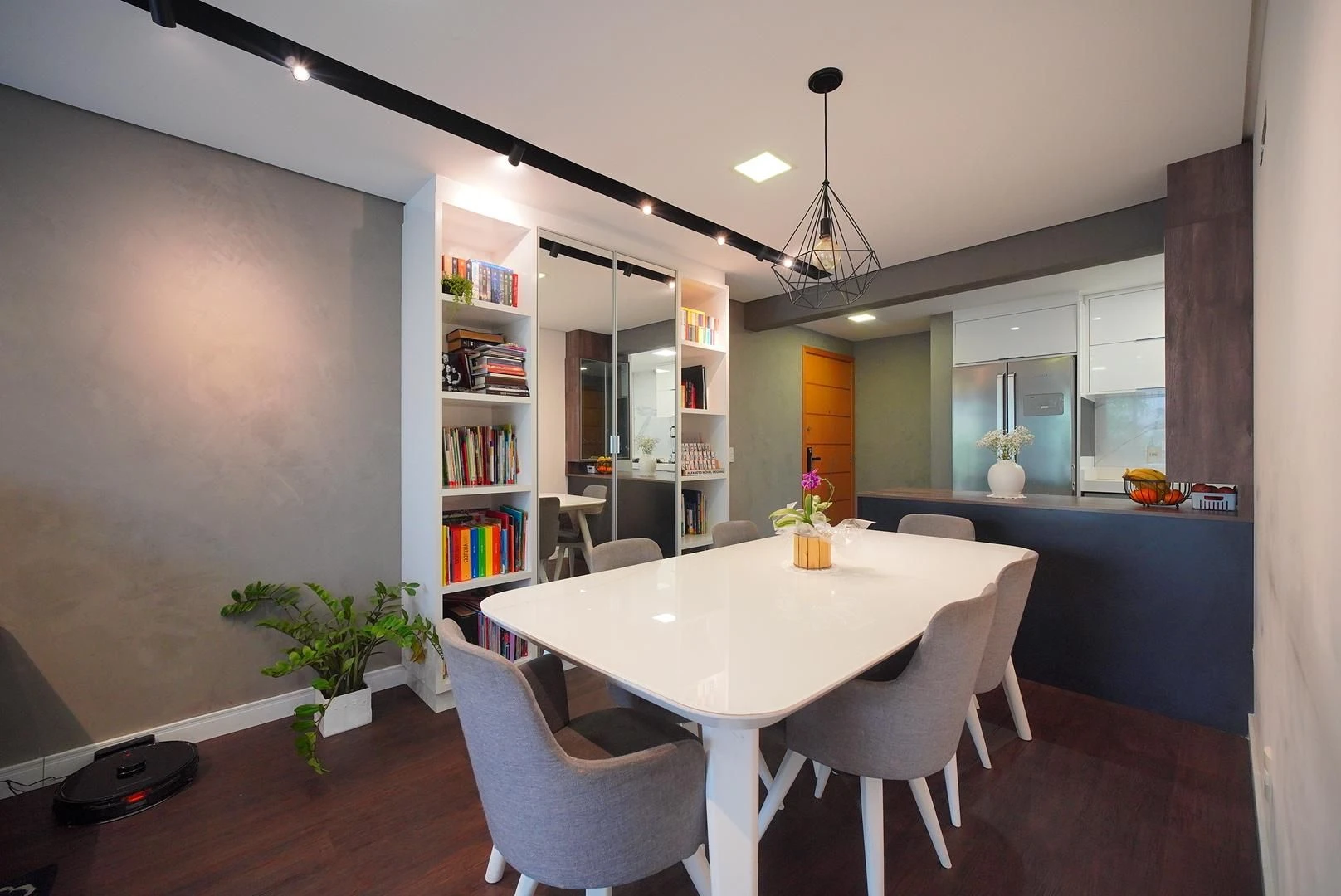 Furnished apartment, 100 m², with a grill on the balcony — photo 17