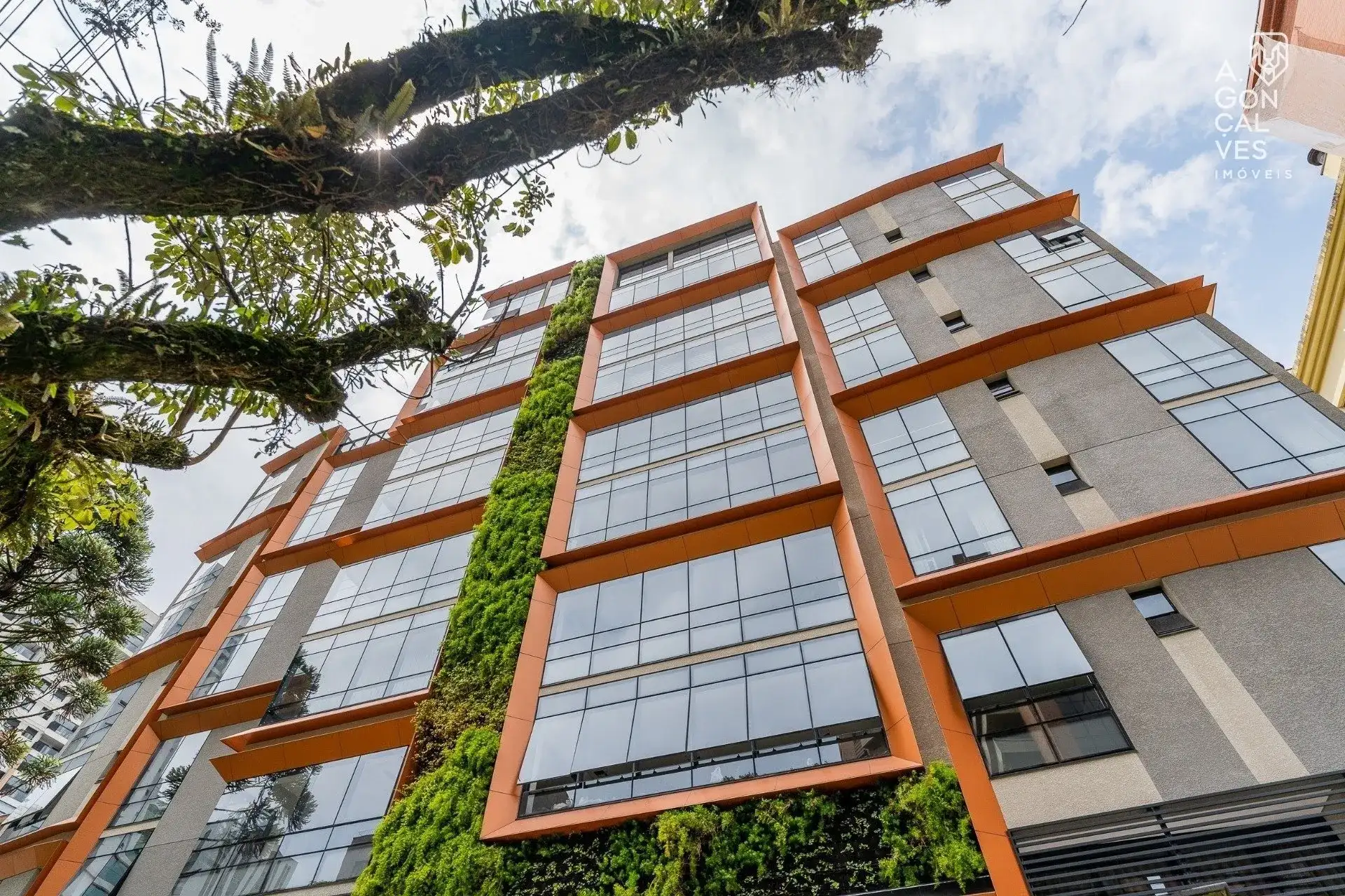 Furnished 223 m² apartment with 3 en-suites and 3 parking spots — photo 41