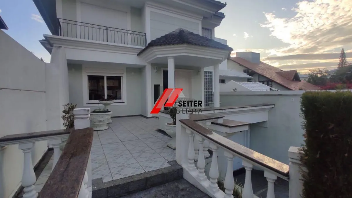 Rental house with 5 bedrooms and 4 bathrooms