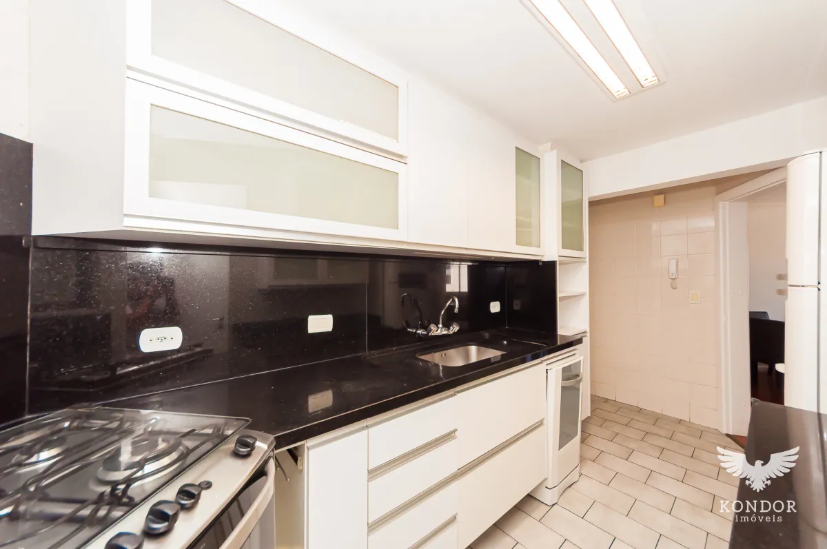 3-bedroom apartment with a balcony and 136 m² — photo 12