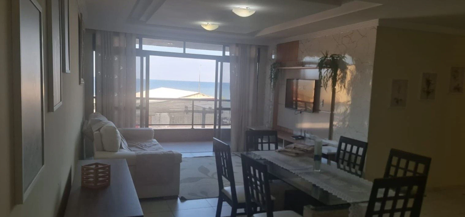 Furnished apartment, 140 m², with a water view