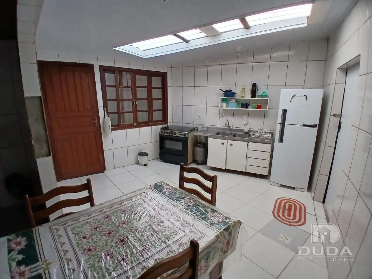 Casa amueblada con cocina cerrada y fogón a gas — photo 5