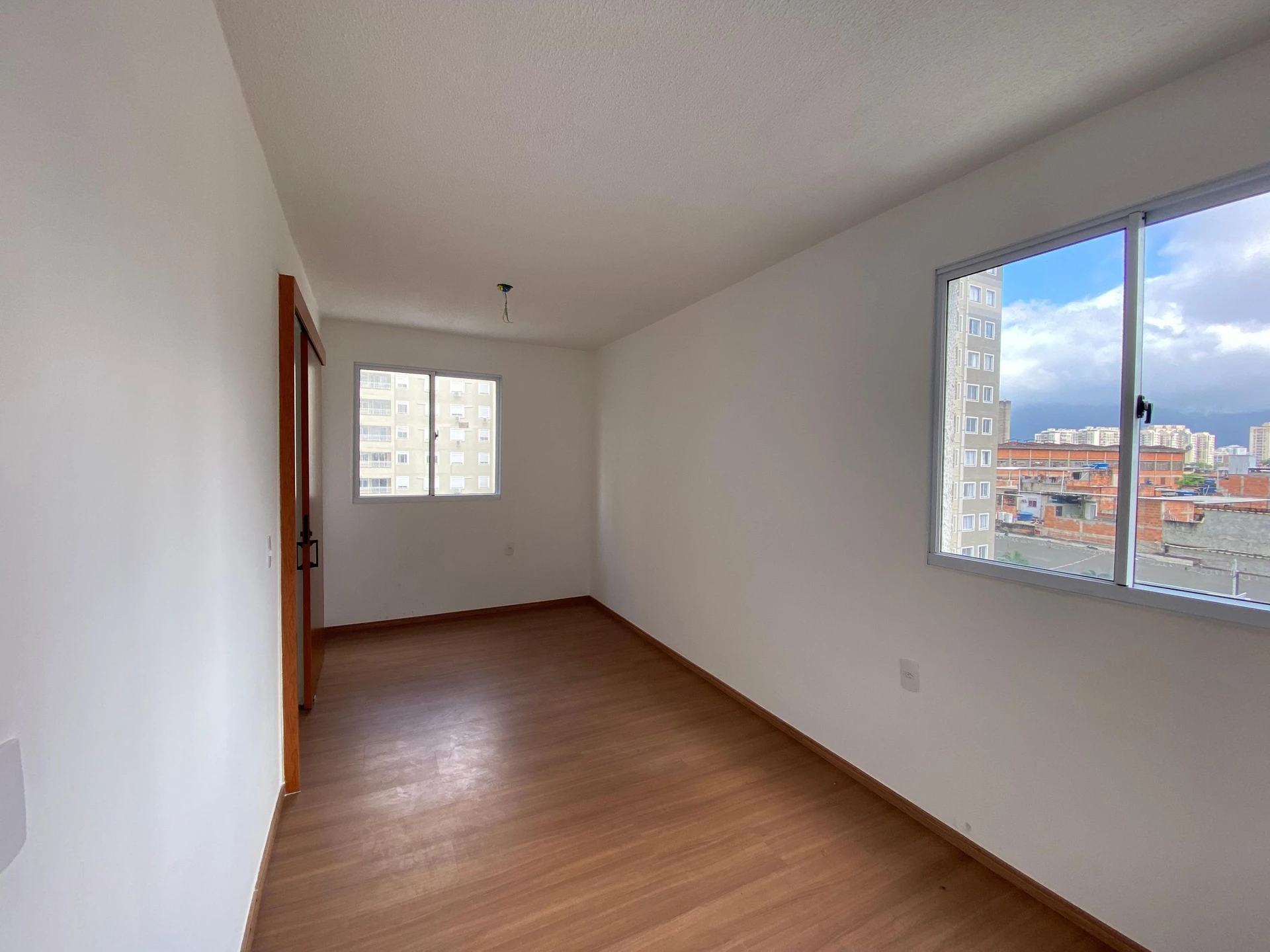 One-bedroom apartment with a grill on the balcony — photo 46