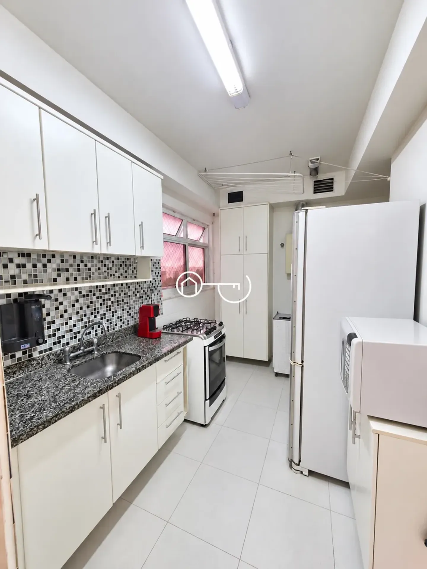 Glass-enclosed balcony in a 2-bedroom apartment, 62 m² — photo 2