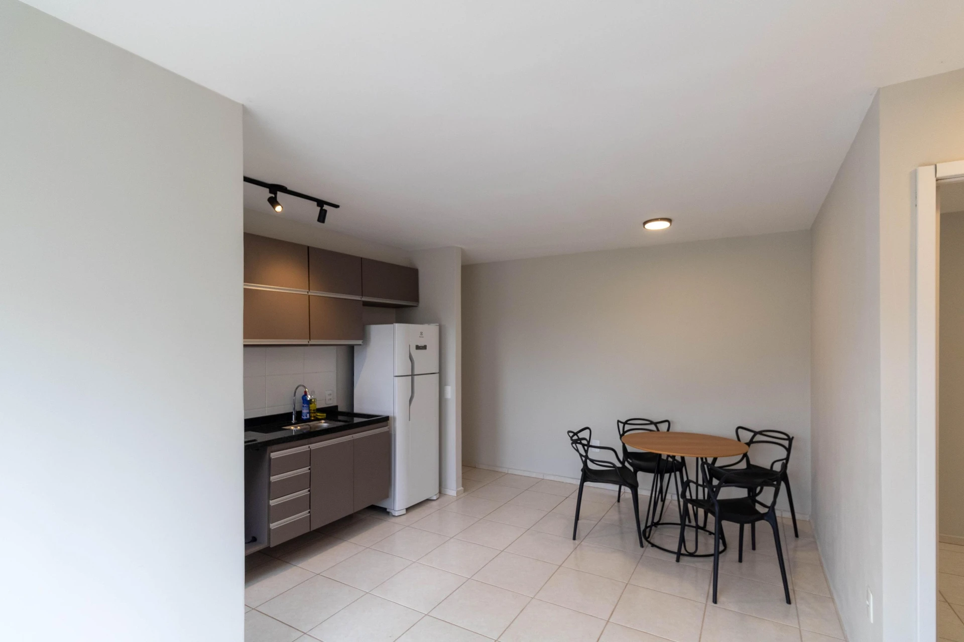 Apartamento mobiliado em condomínio com academia — photo 4
