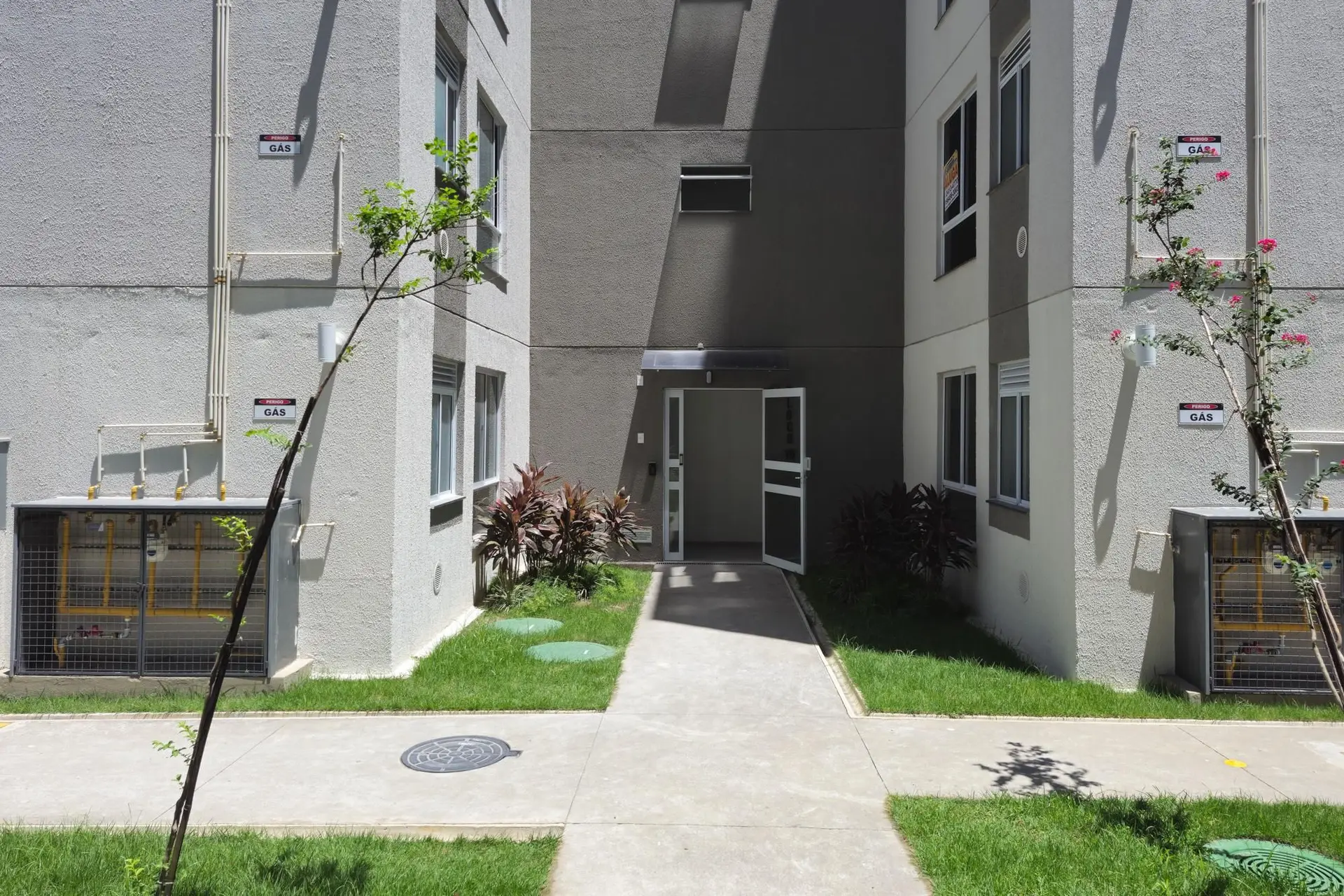 2-bedroom apartment with a washing machine — photo 43