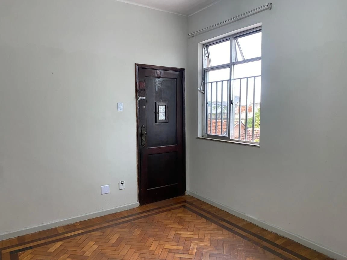 Unfurnished 3-bedroom apartment with 1 bathroom — photo 23