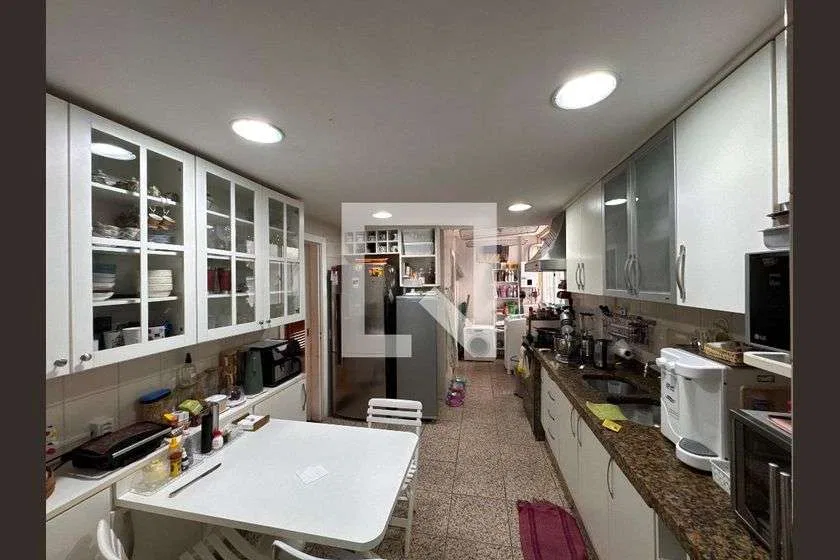 Furnished apartment with a built-in balcony grill and 4 bedrooms — photo 5