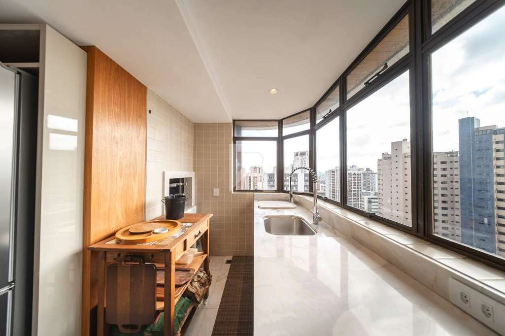 Furnished 303 m² apartment on the 2nd floor with 3 bedrooms — photo 3