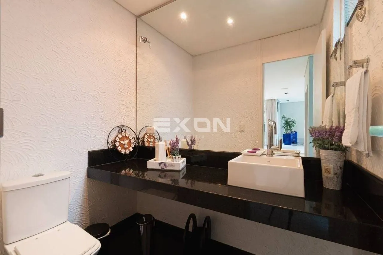 House with 5 bedrooms and 829 m² plus 4 parking spots — photo 4