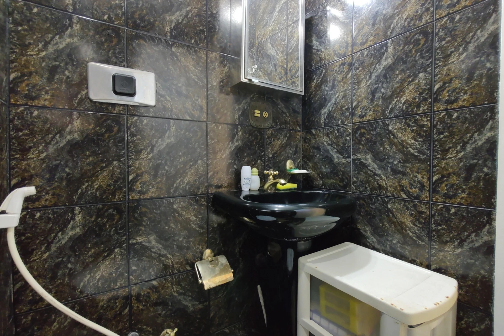 Furnished 1-bedroom apartment with gas open-plan kitchen — photo 35