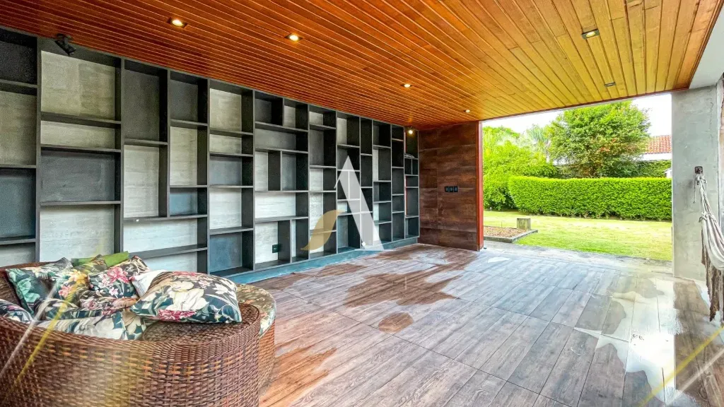 Furnished linear house with 4 en-suites and a gas open kitchen — photo 3