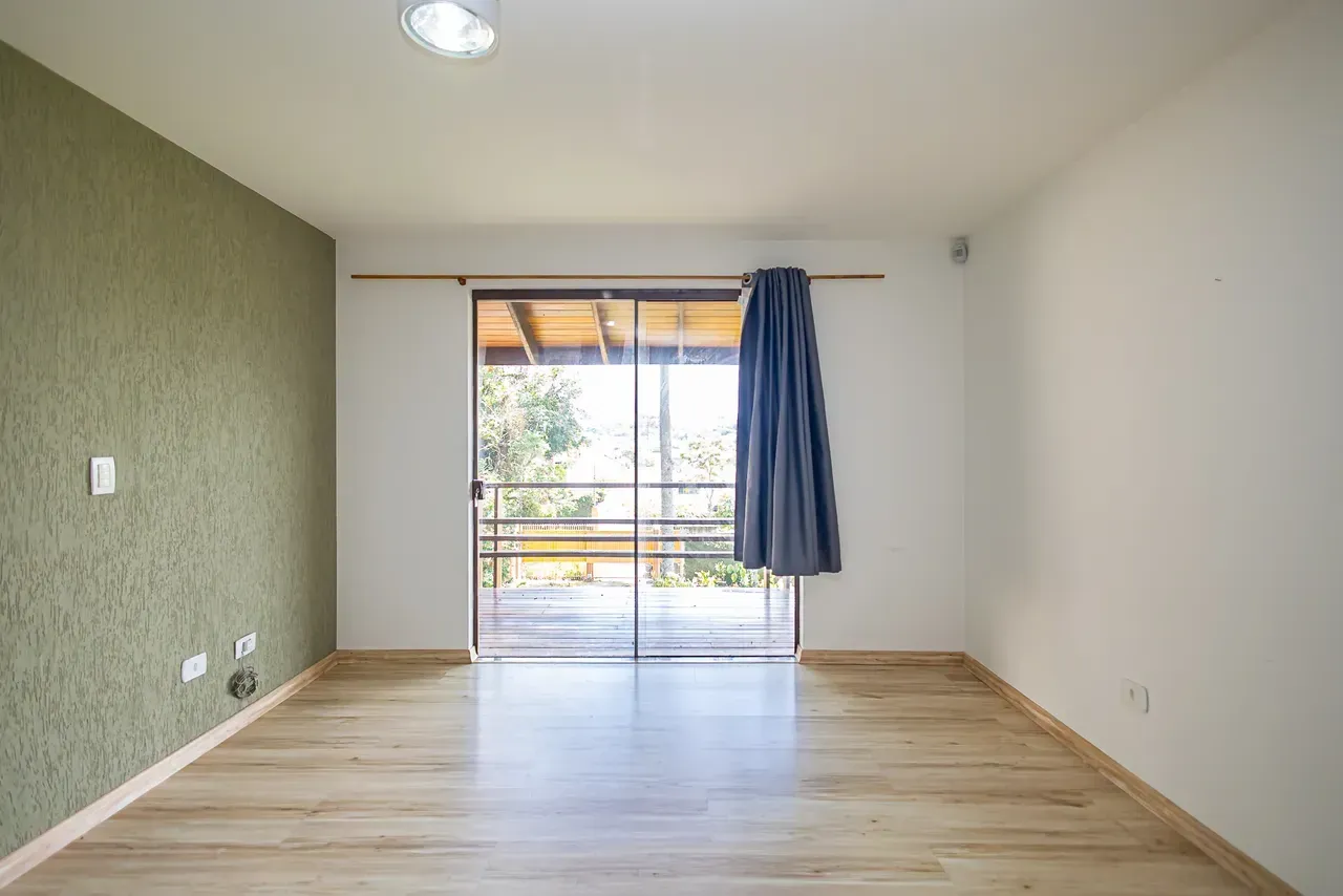 Furnished house with 5 bedrooms and 470 m² — photo 31