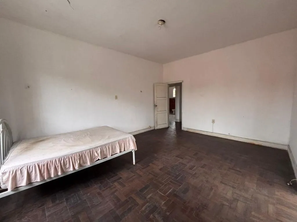 House with 6 bedrooms, 2 suites and 308 m² with balcony — photo 11