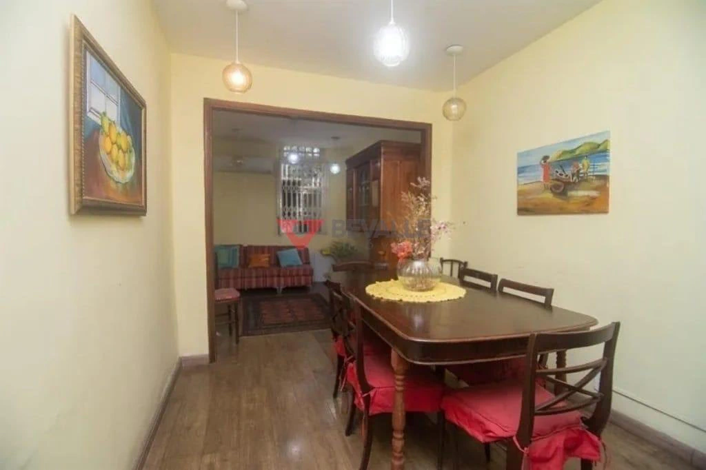 Rental house with 6 bedrooms and 300 m² — photo 15