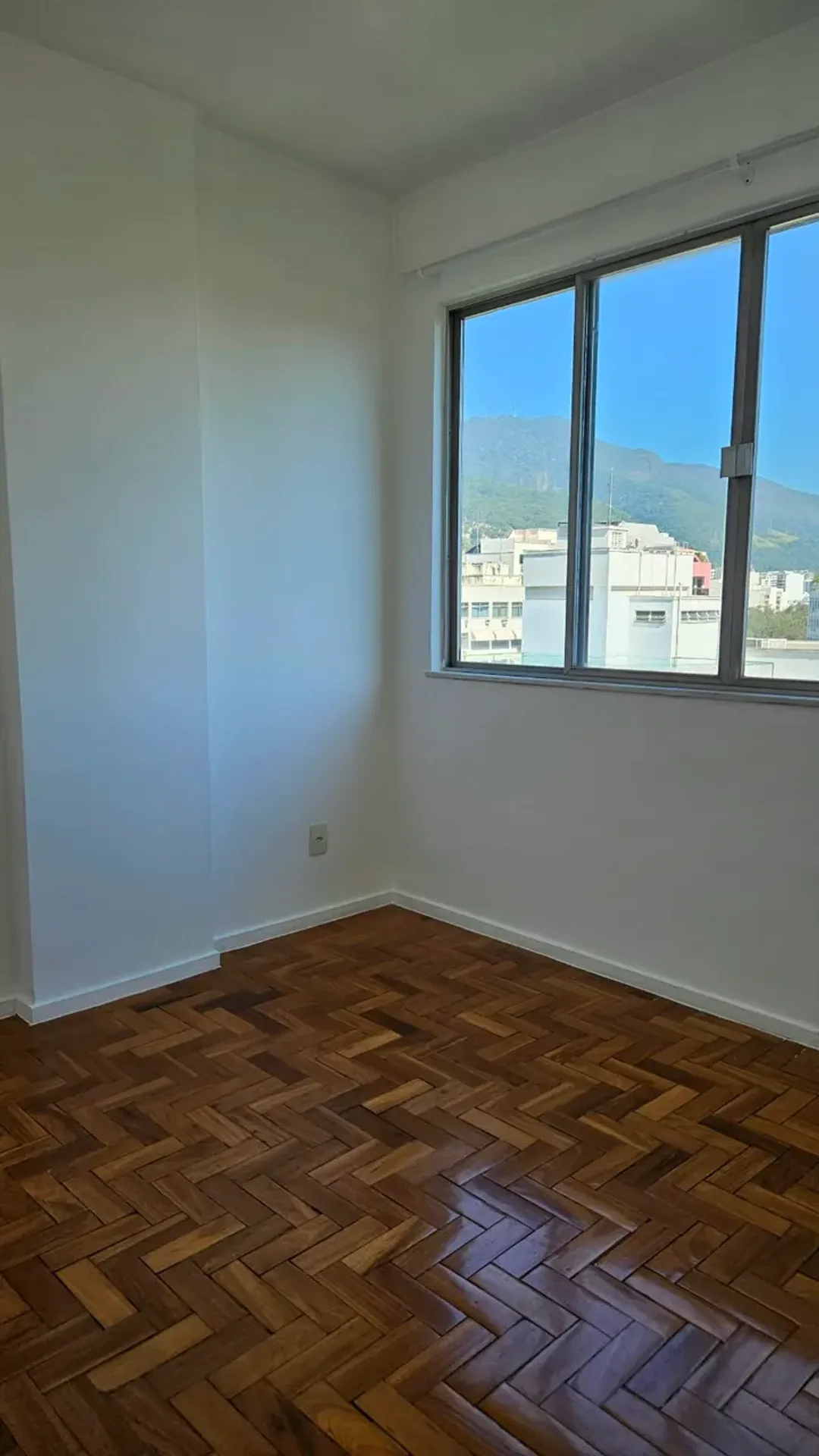 Apartamento com piso de madeira ou laminado, Tijuca — photo 2