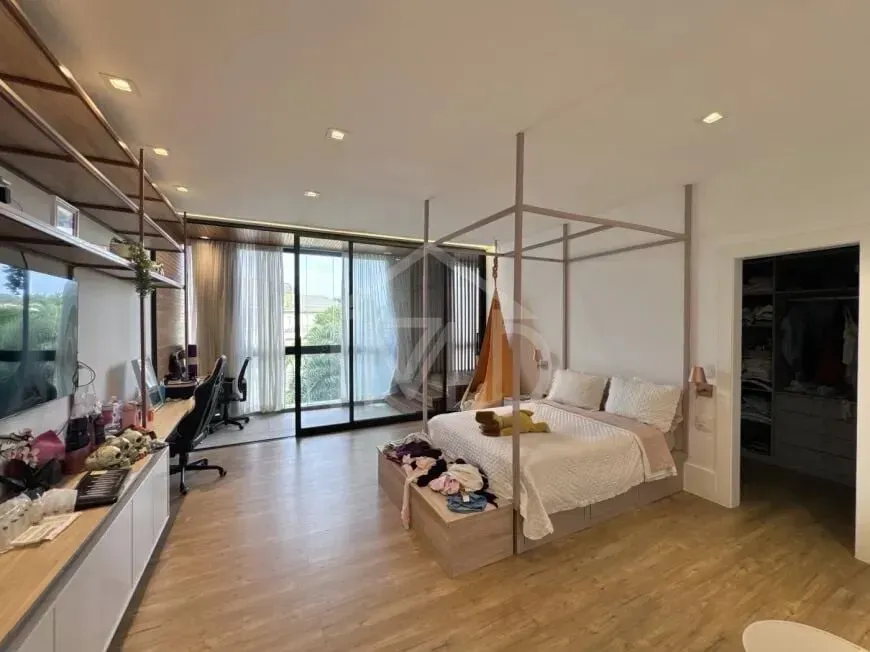 Джакузі та 4 спальні: будинок 800 м² — photo 43