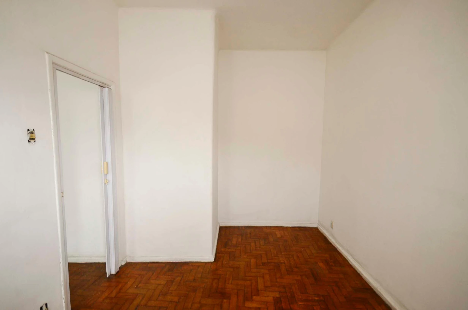 Rental apartment with 2 bedrooms and a balcony — photo 22
