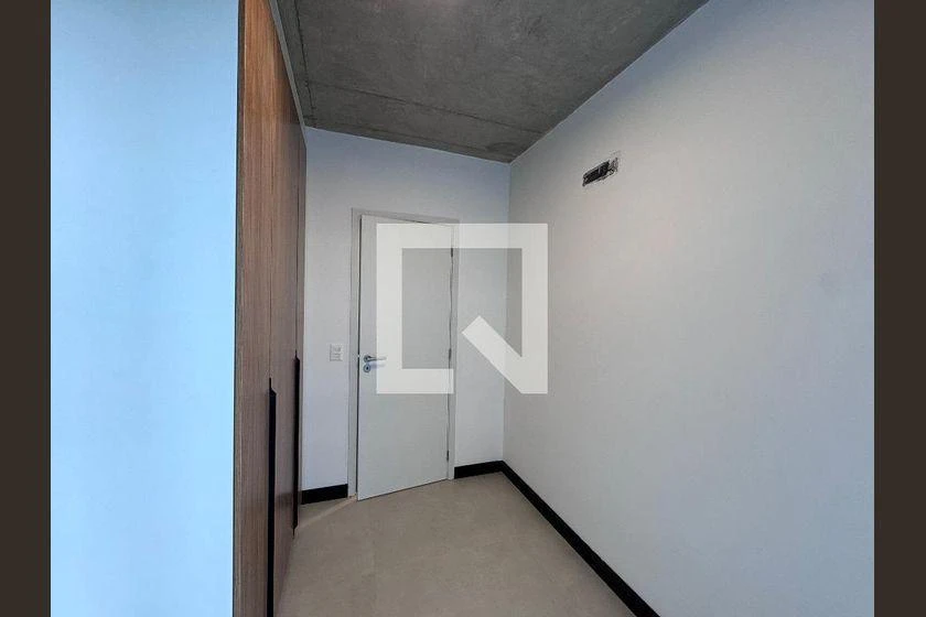 98 m² apartment with 3 bedrooms and a glassed-in balcony — photo 37
