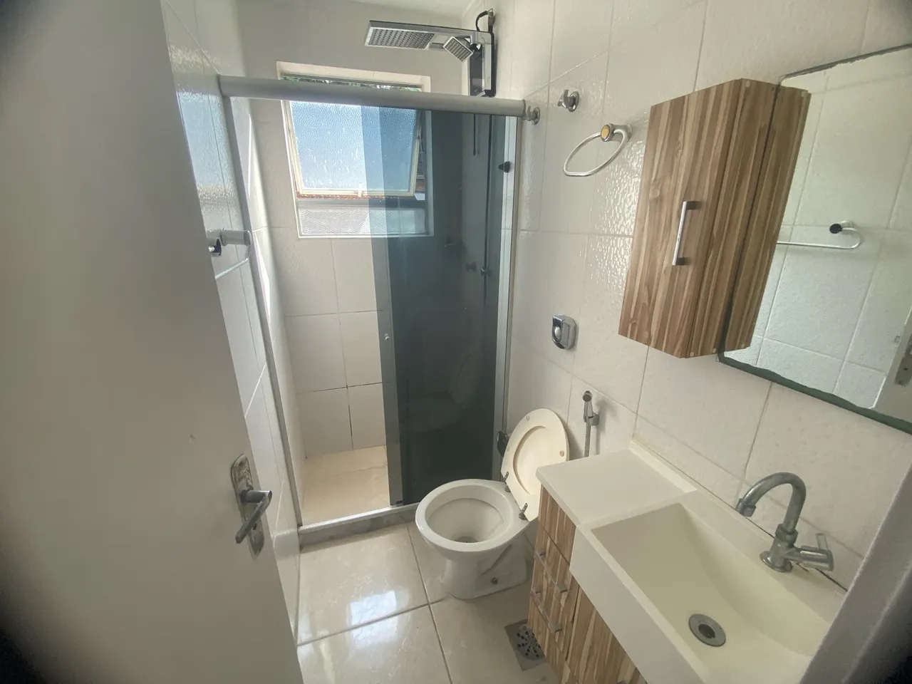 2-bedroom apartment in a building with a gym — photo 4