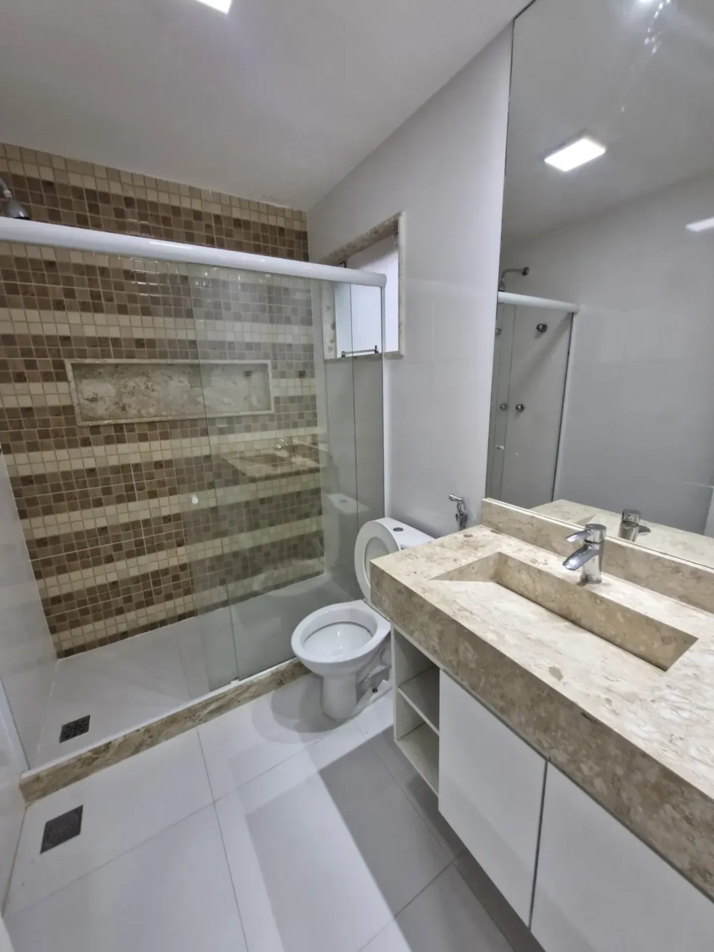 House with 5 bedrooms, 5 bathrooms and 490 m² area — photo 34