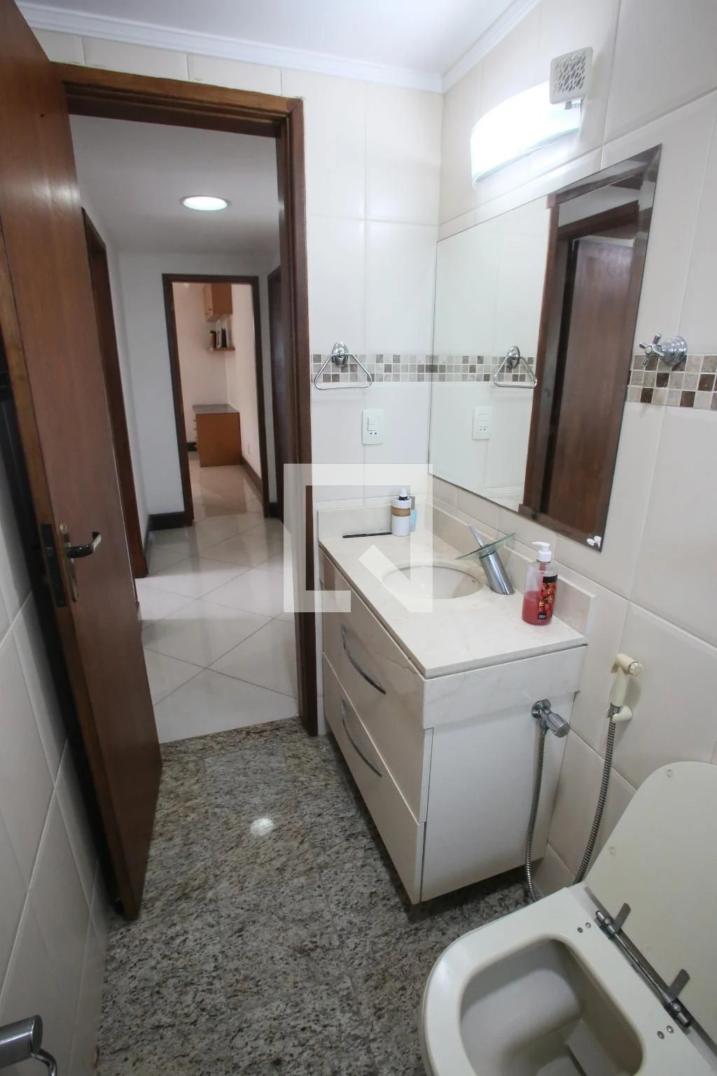 Furnished apartment with 3 bedrooms and a closed kitchen — photo 17
