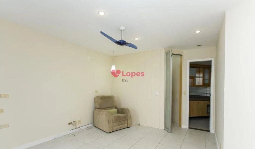 Duplex penthouse with 3 en-suite bedrooms and glass balcony — photo 44