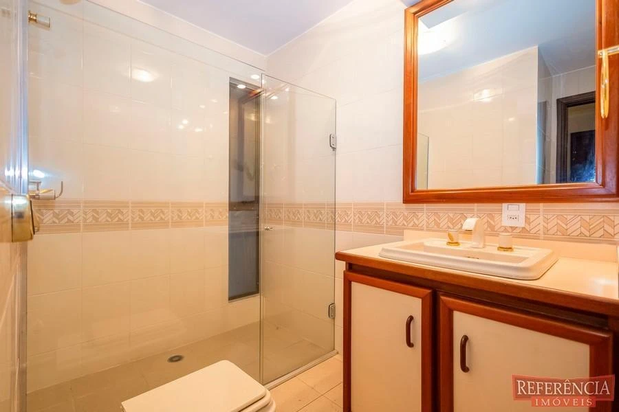 House, 550 m², with a walk-in closet — photo 2