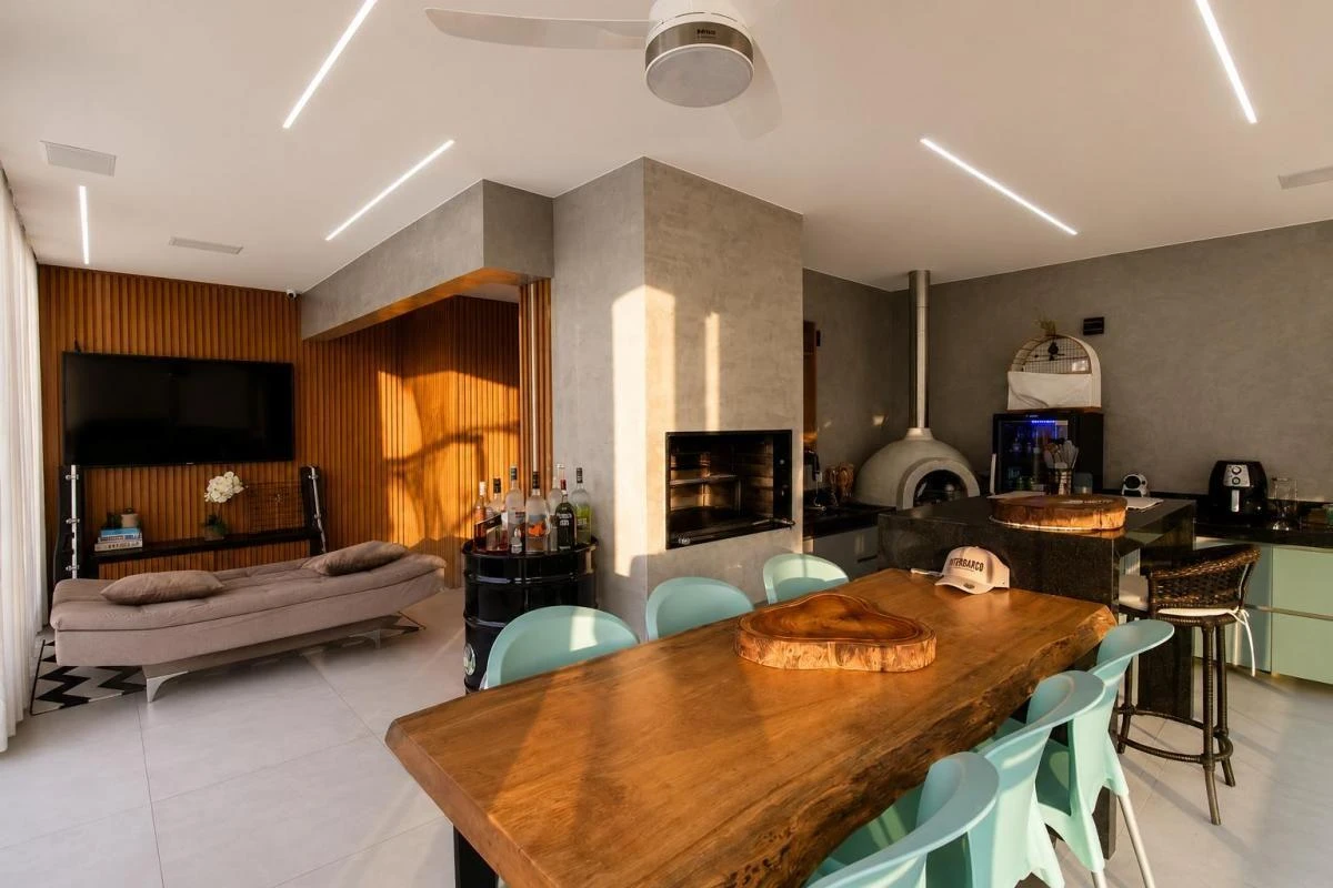Furnished 189 m² apartment with 3 en-suite bedrooms and 2 parking — photo 17