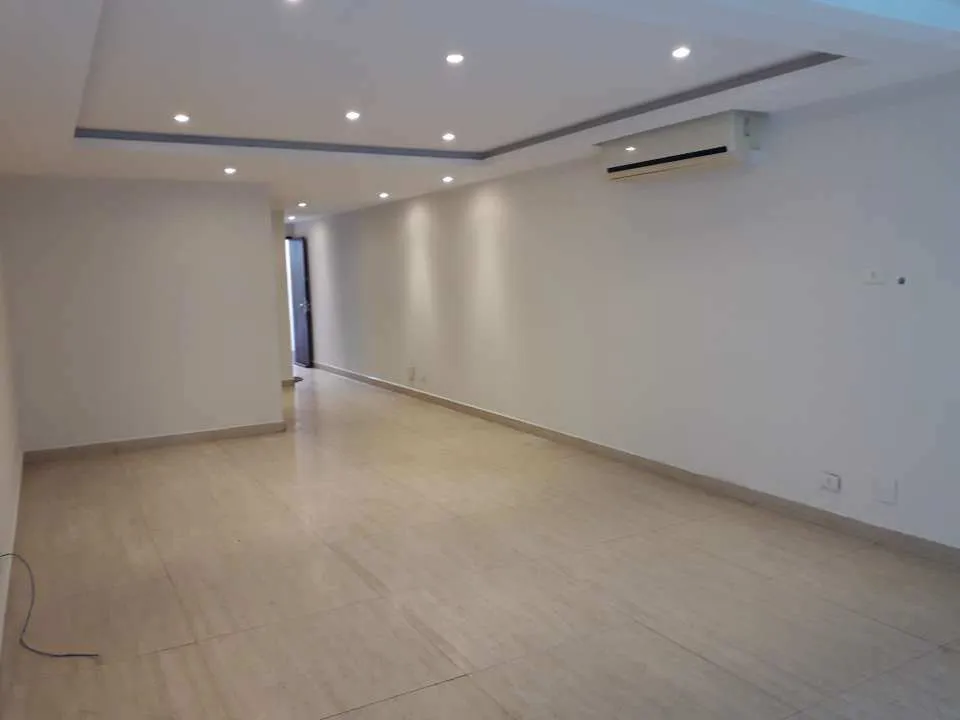 Condo house with 3 bedrooms, 5 bathrooms and 3 parking spots — photo 18