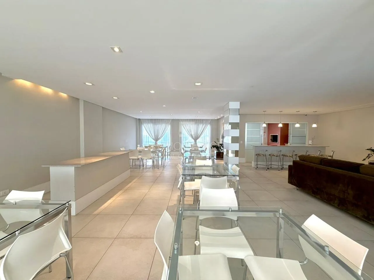 3-bedroom apartment with a washing machine in Curitiba — photo 64