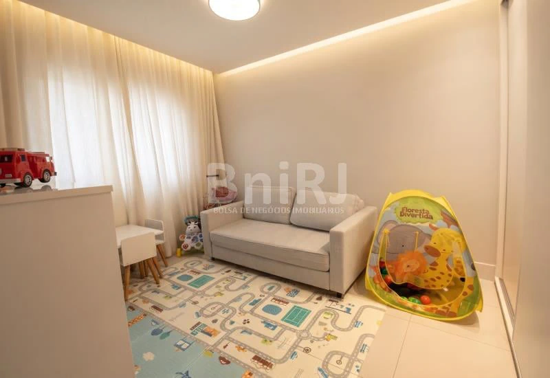 160 m² apartment with 4 bedrooms and 1 bathroom — photo 14