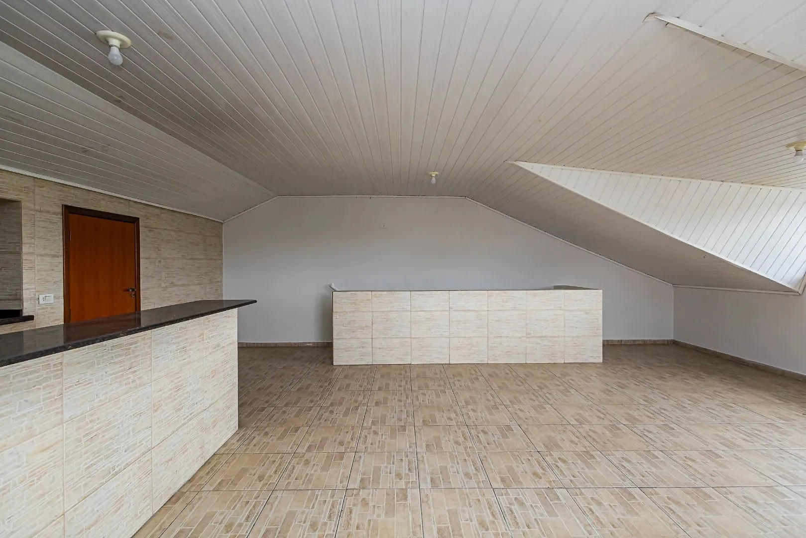Casa com 2 dormitórios e 300 m² — photo 34