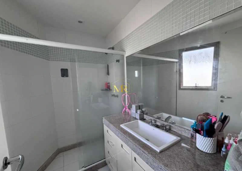 Furnished apartment with 4 en-suite bedrooms and 5 baths — photo 27