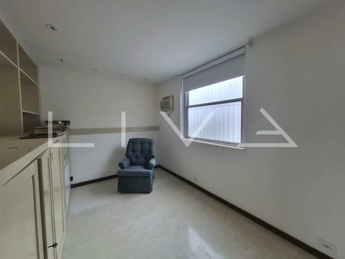 Furnished apartment, 167 m², with a bathtub — photo 20