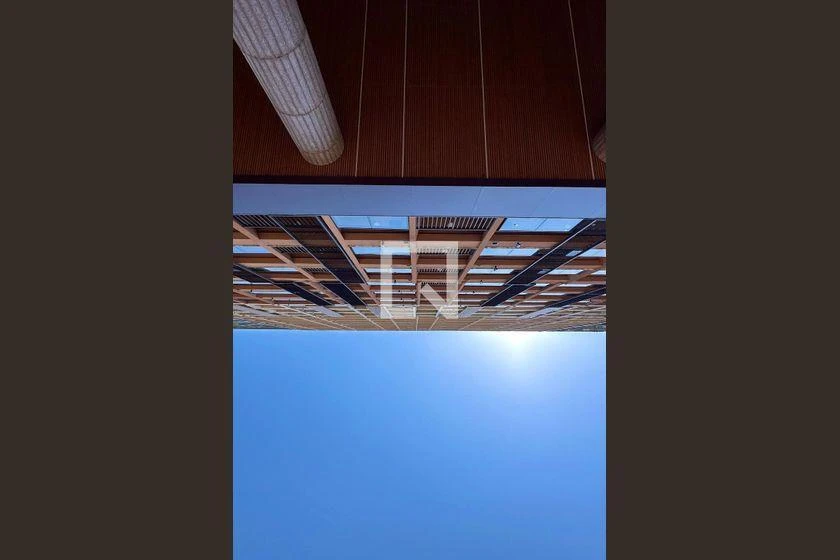 Balcony with a grill in a one-bedroom apartment, 33 m² — photo 19
