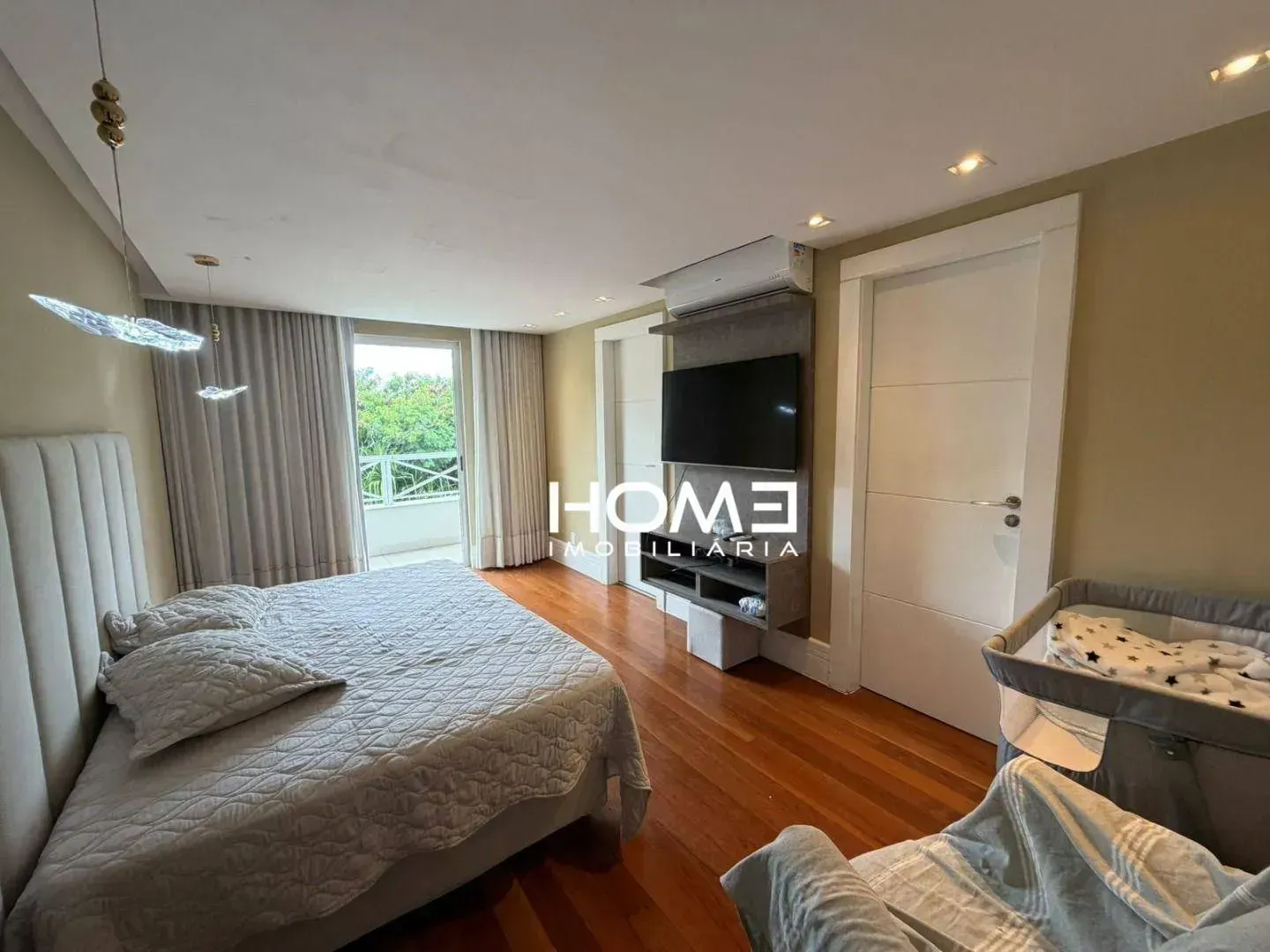 Furnished house with 6 en-suite bedrooms and barbecue — photo 100