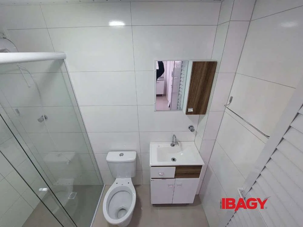 One-bedroom, 24 m² apartment in Florianópolis — photo 5
