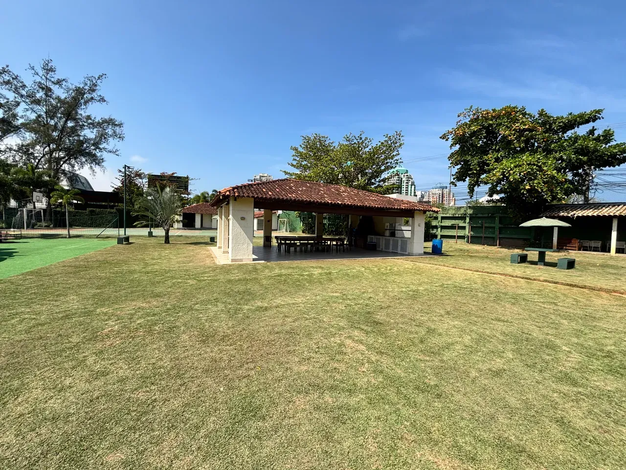 Furnished 580 m² house with 4 bedrooms and a gas kitchen — photo 5