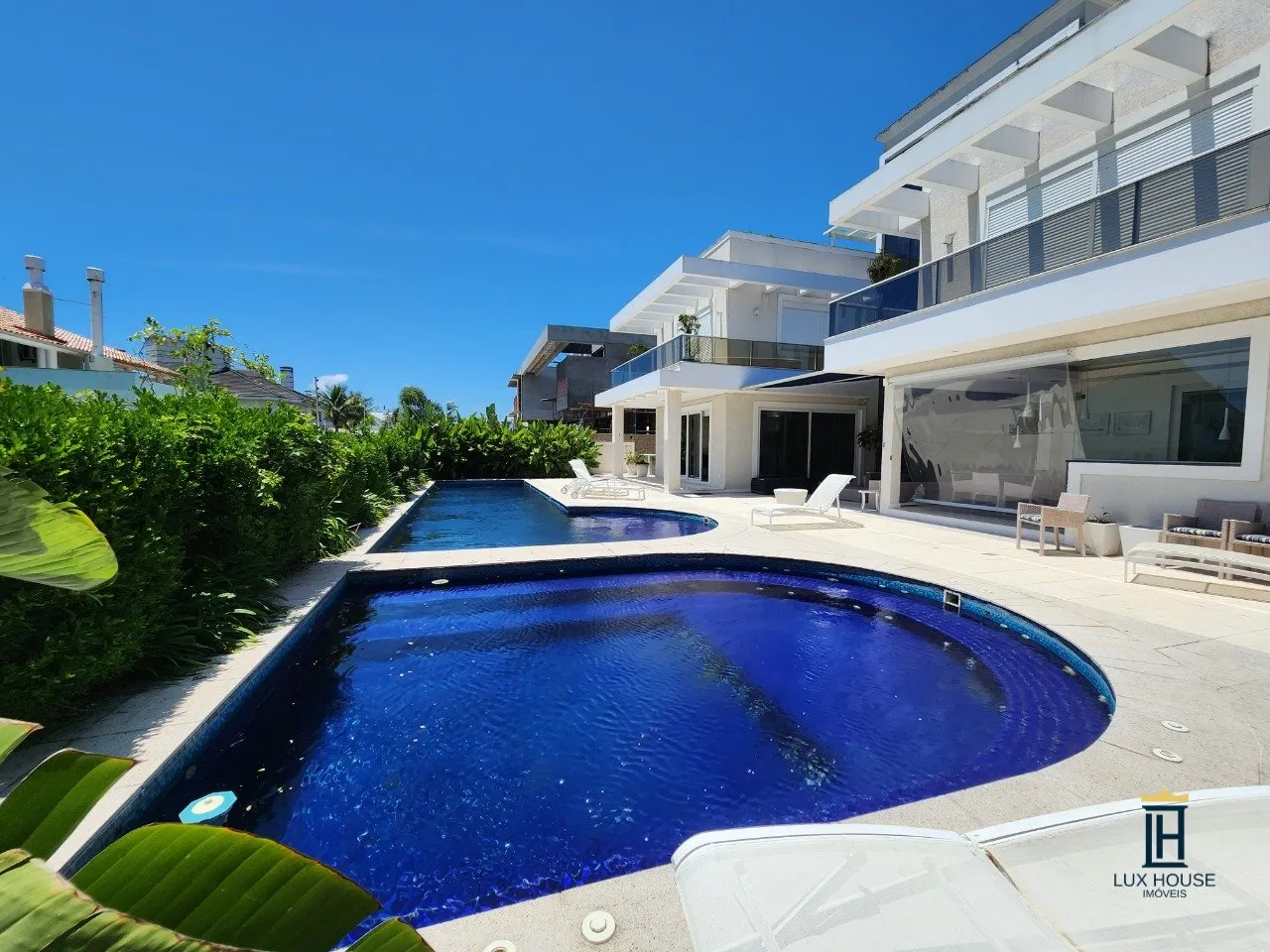Furnished house with 7 en-suite bedrooms and 10 baths — photo 65