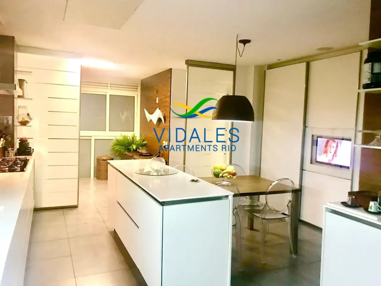 Furnished apartment with an open-plan kitchen and 5 bedrooms — photo 8