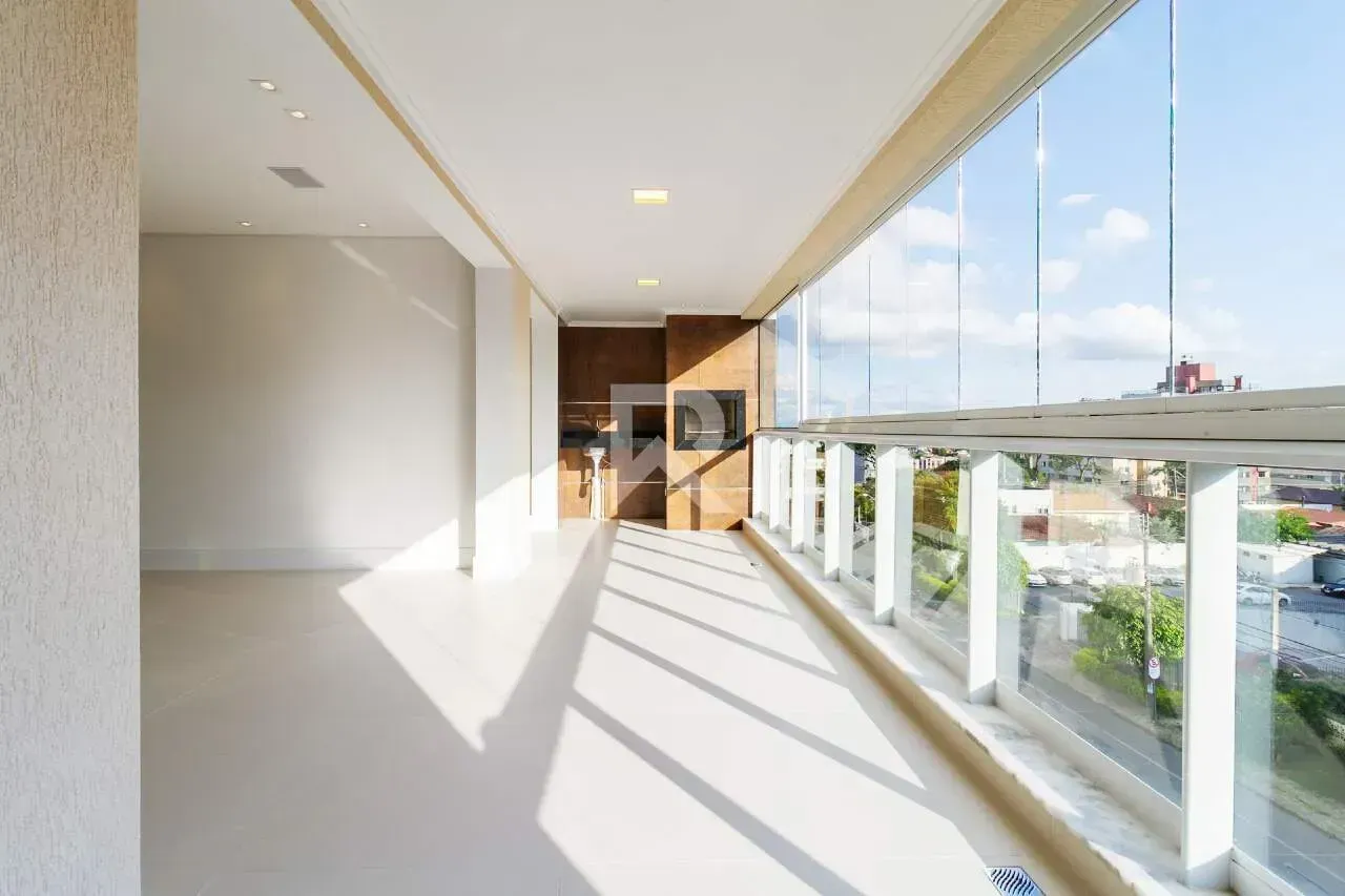 159 m² apartment with 4 bedrooms and a glassed-in balcony — photo 18